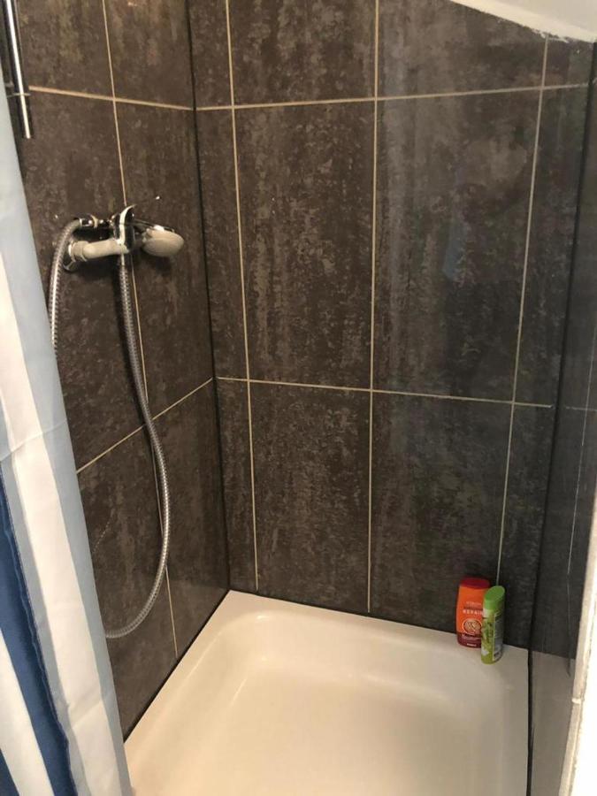 Bescheidene Untergeschoss Wohnung In Guter Lage. Köln Eksteriør bilde